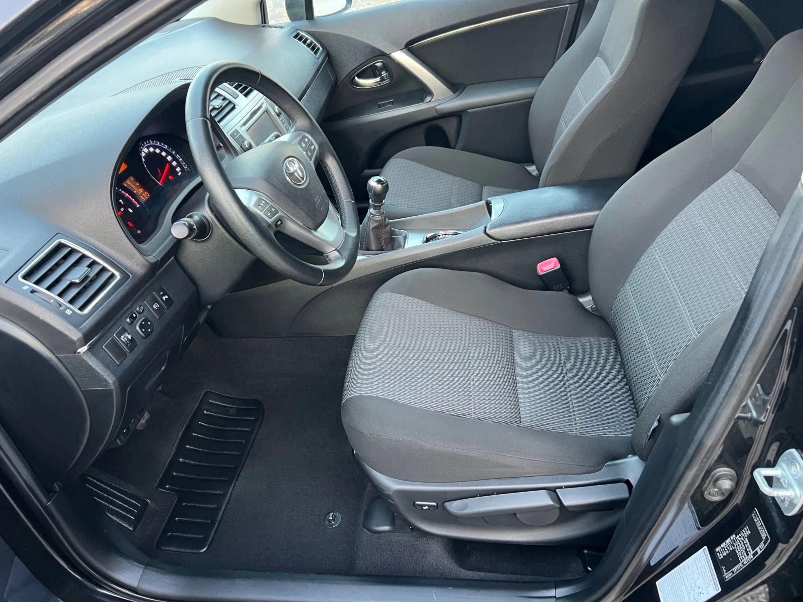 Toyota Avensis 1.8-NAVI FULL - изображение 10