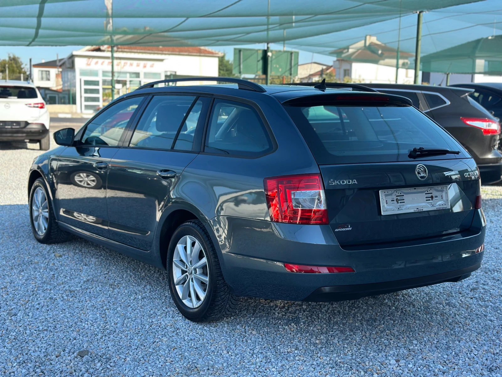 Skoda Octavia 1.6 TDI* NAVI*  - изображение 3