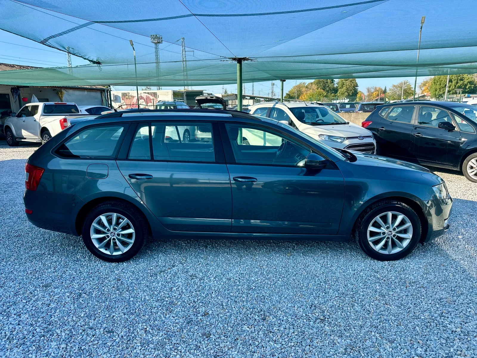 Skoda Octavia 1.6 TDI* NAVI*  - изображение 6