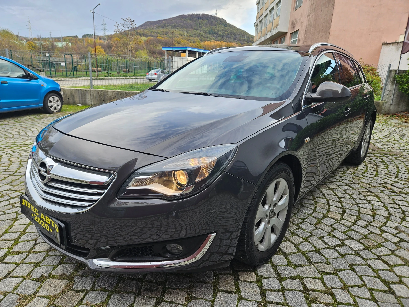 Opel Insignia 2.0 ПЕРФЕКТЕН 150хил км - изображение 8