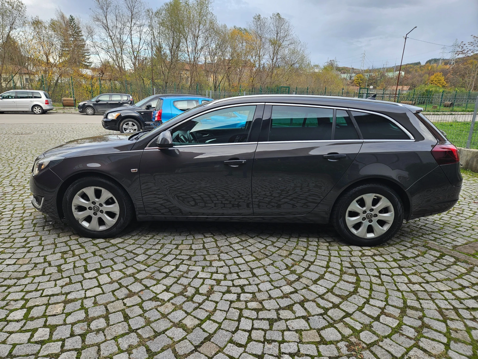 Opel Insignia 2.0 ПЕРФЕКТЕН 150хил км - изображение 7