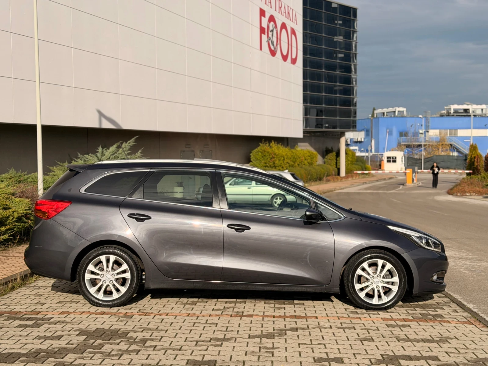 Kia Ceed 1.6CRDI---  230 | Mobile.bg   4