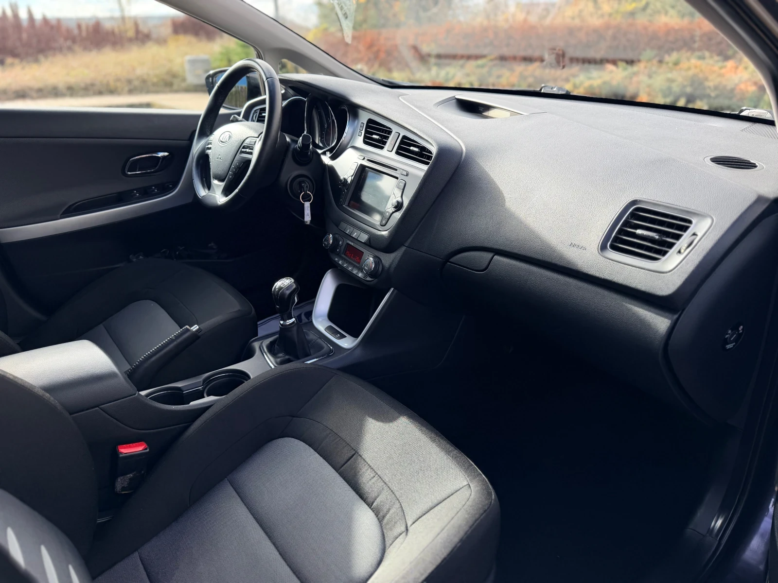 Kia Ceed 1.6CRDI---  230 | Mobile.bg   13