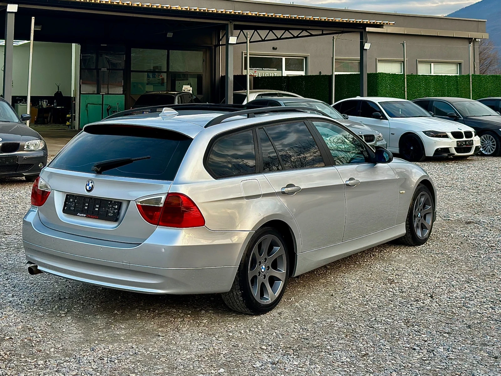 BMW 320 НАВИГАЦИЯ/ПОДГРЕВ/АВТОМАТ, снимка 4 - Автомобили и джипове - 53709727