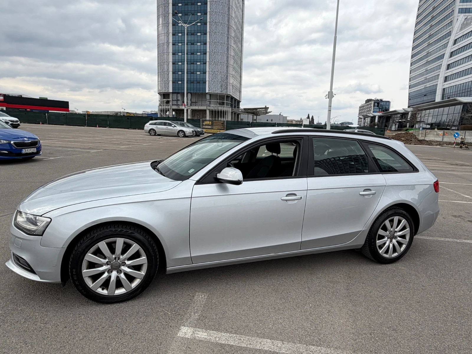Audi A4 2.0 Advanced, снимка 7 - Автомобили и джипове - 53929168