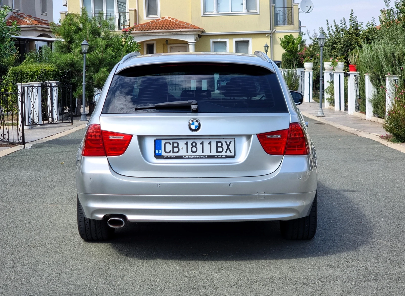 BMW 320 Face xDrive Edition, снимка 5 - Автомобили и джипове - 54017752