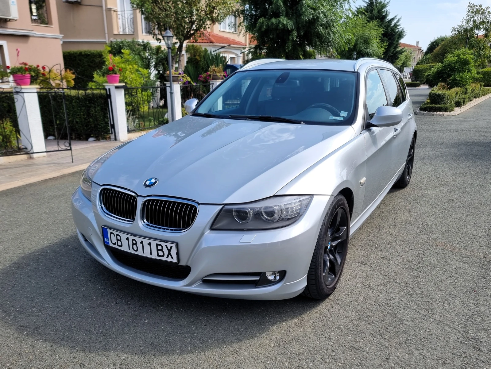 BMW 320 Face xDrive Edition, снимка 3 - Автомобили и джипове - 54017752