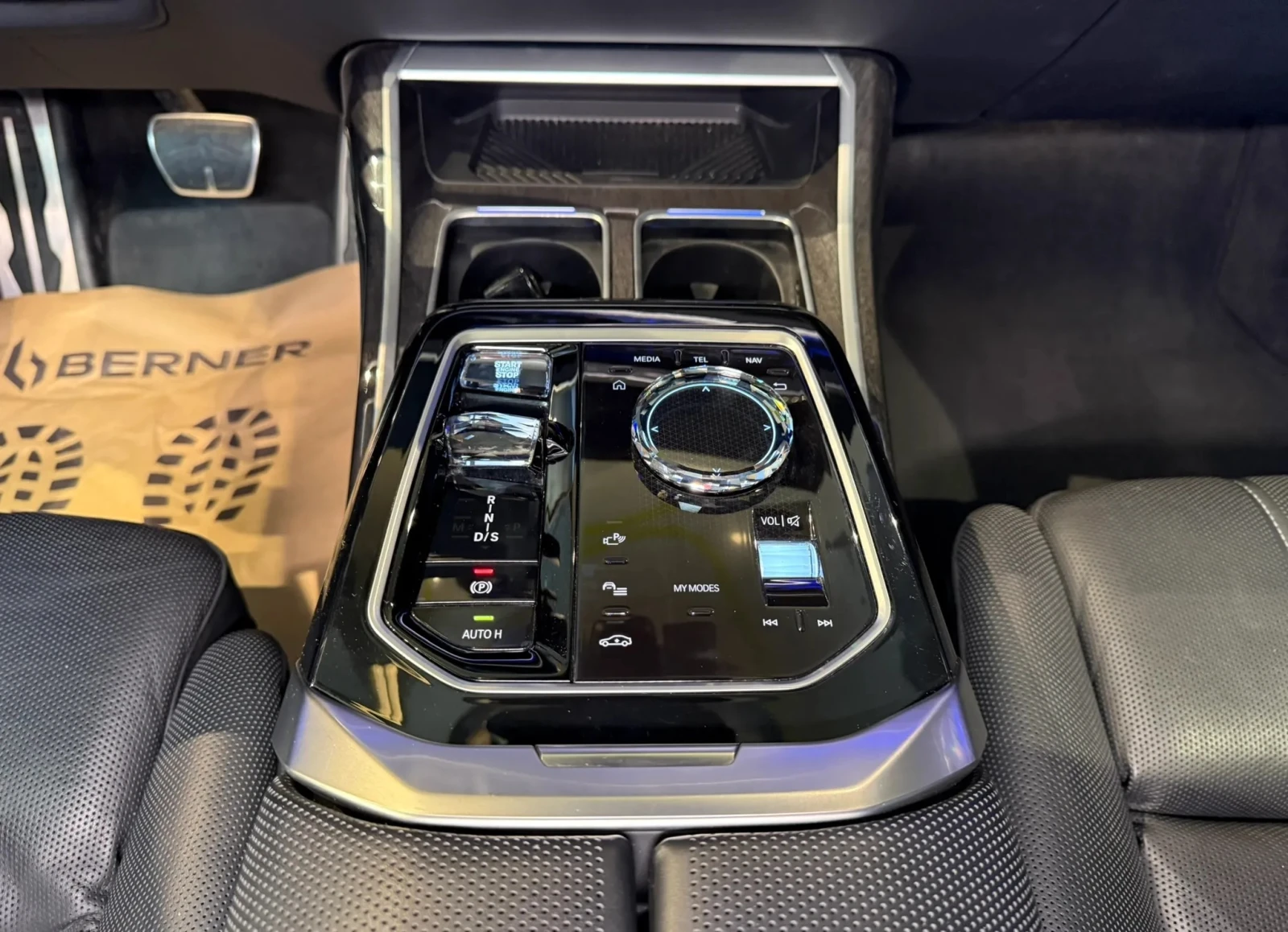 BMW 760 M-Sport xDrive, снимка 7 - Автомобили и джипове - 54120825