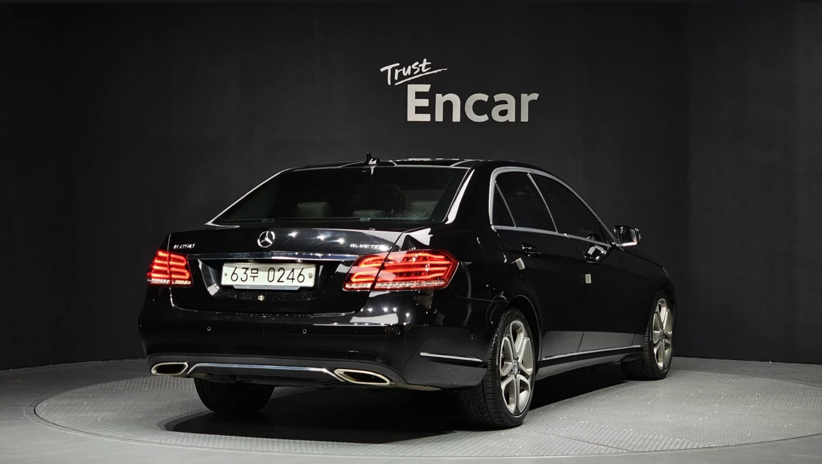Mercedes-Benz E 250 АВТОКРЕДИТ, снимка 2 - Автомобили и джипове - 54453062