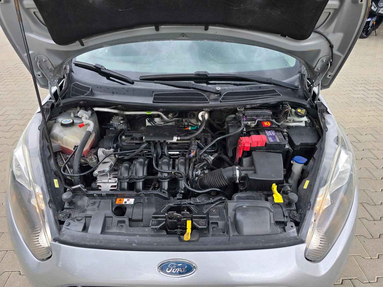 Ford Fiesta 1.4 Бензин/Газ, 97к.с.!, снимка 13 - Автомобили и джипове - 54602731