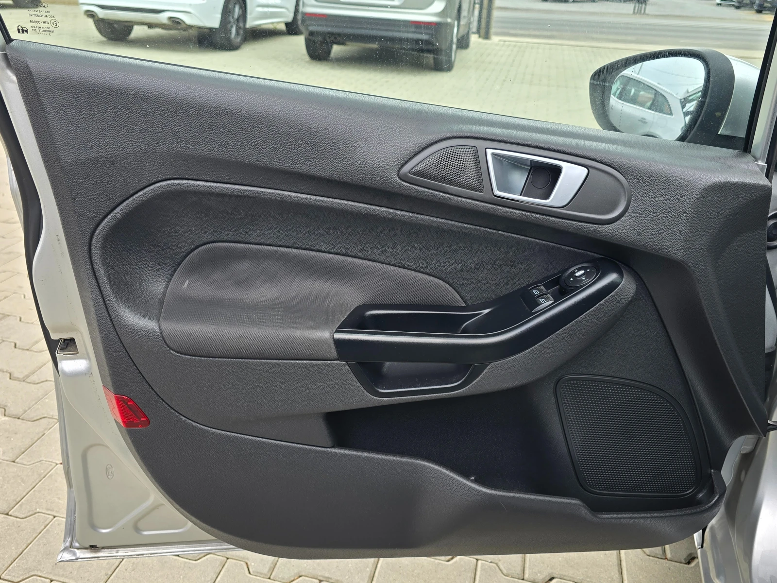 Ford Fiesta 1.4 Бензин/Газ, 97к.с.!, снимка 7 - Автомобили и джипове - 54602731