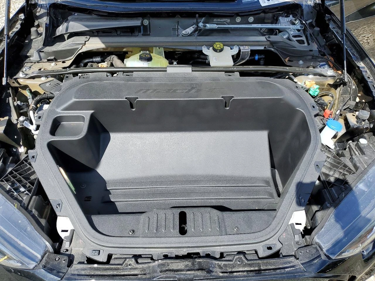 Ford Mustang Mach-E Premium, снимка 11 - Автомобили и джипове - 54705944