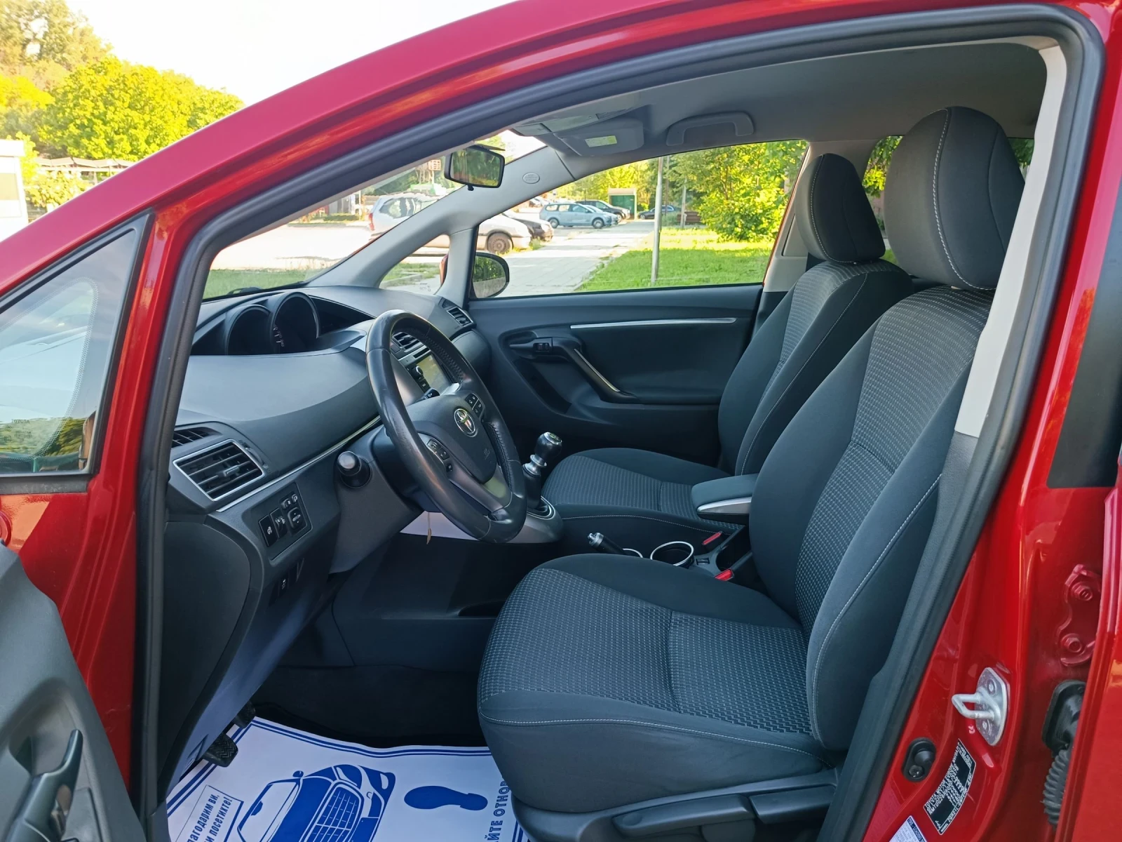 Toyota Verso 1.8i-147кс-ШВЕЙЦАРИЯ-РЪЧКА-6ск-NAVI-7м, снимка 10 - Автомобили и джипове - 54769040
