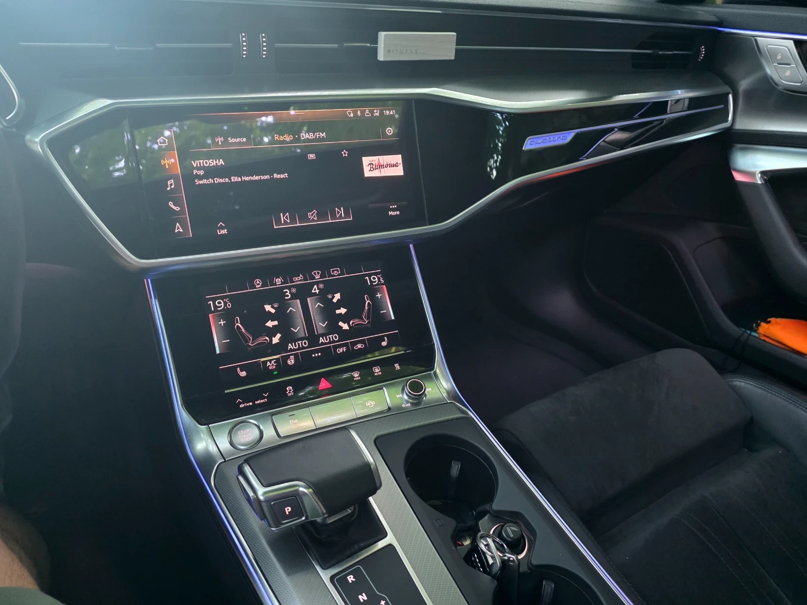 Audi A6 S line/вакум/завиващ заден мост, снимка 13 - Автомобили и джипове - 54933072