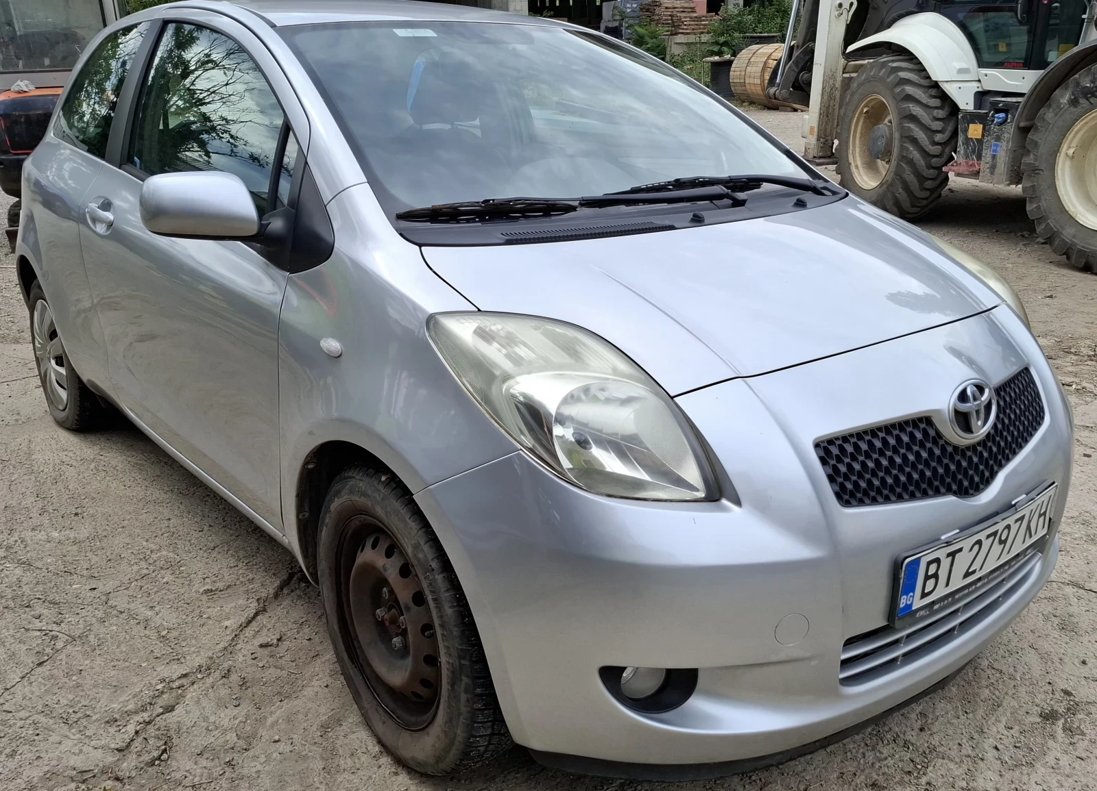 Toyota Yaris, снимка 3 - Автомобили и джипове - 55206535