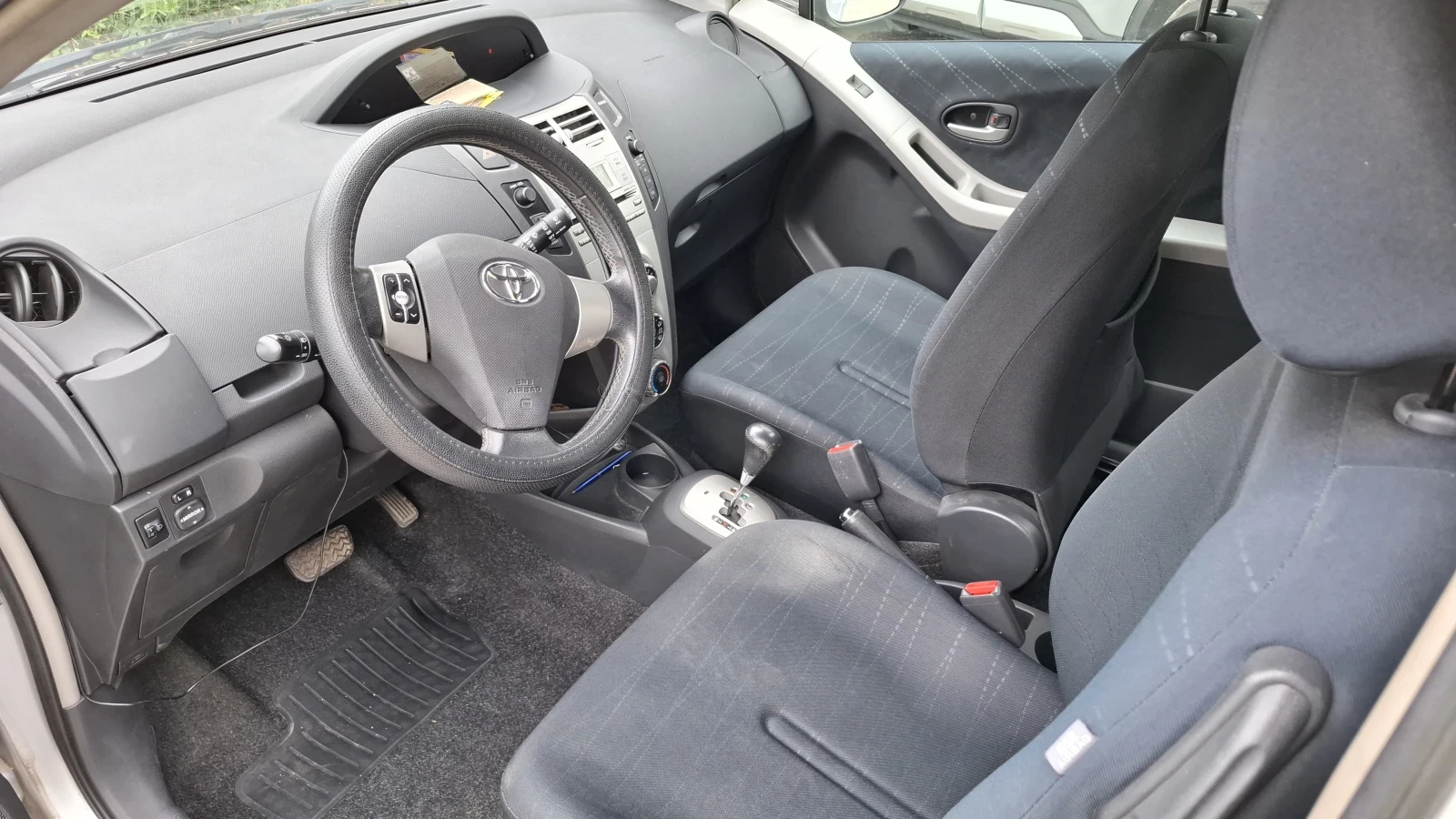 Toyota Yaris, снимка 8 - Автомобили и джипове - 55206535