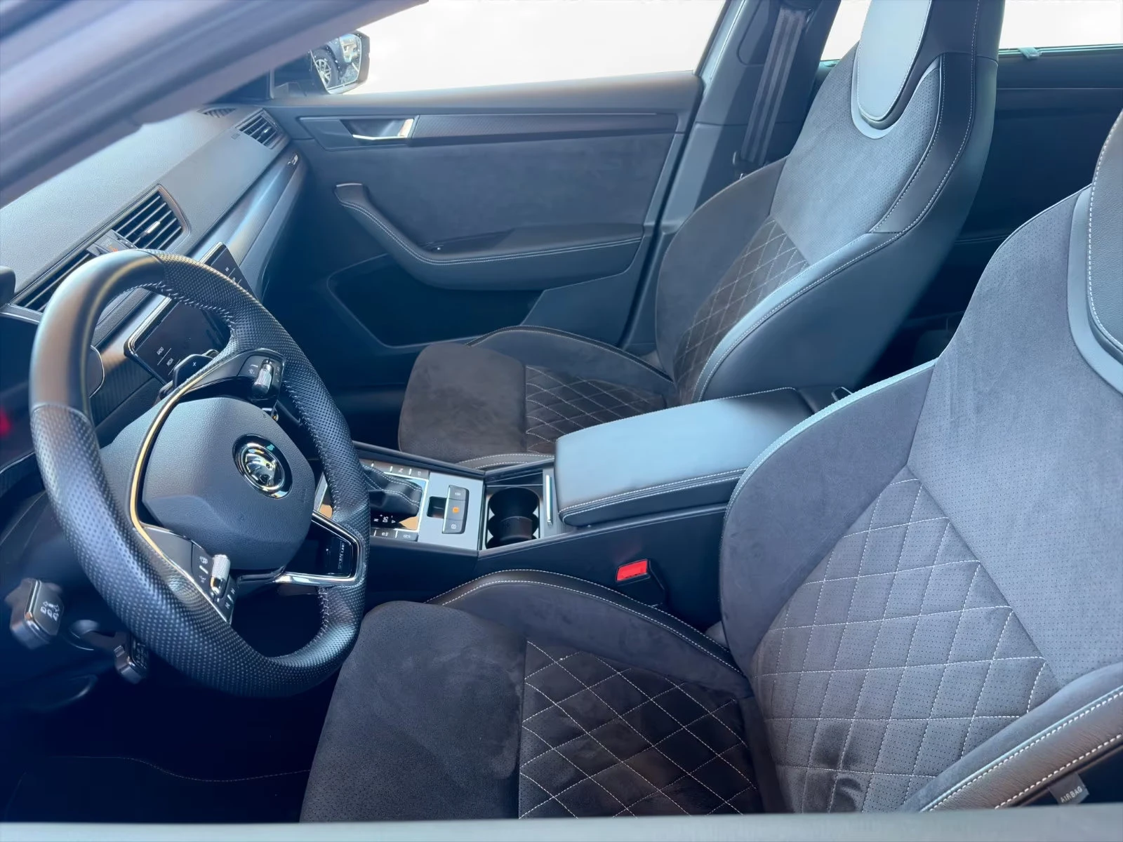 Skoda Superb 2.0/150HP/SPORTLINE/ACC/CAM/NAVI/KLESS/572z, снимка 8 - Автомобили и джипове - 55220658