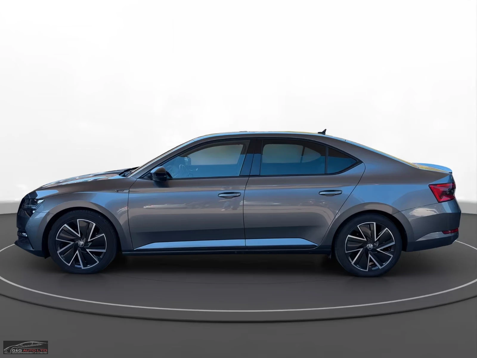 Skoda Superb 2.0/150HP/SPORTLINE/ACC/CAM/NAVI/KLESS/572z, снимка 2 - Автомобили и джипове - 55220658