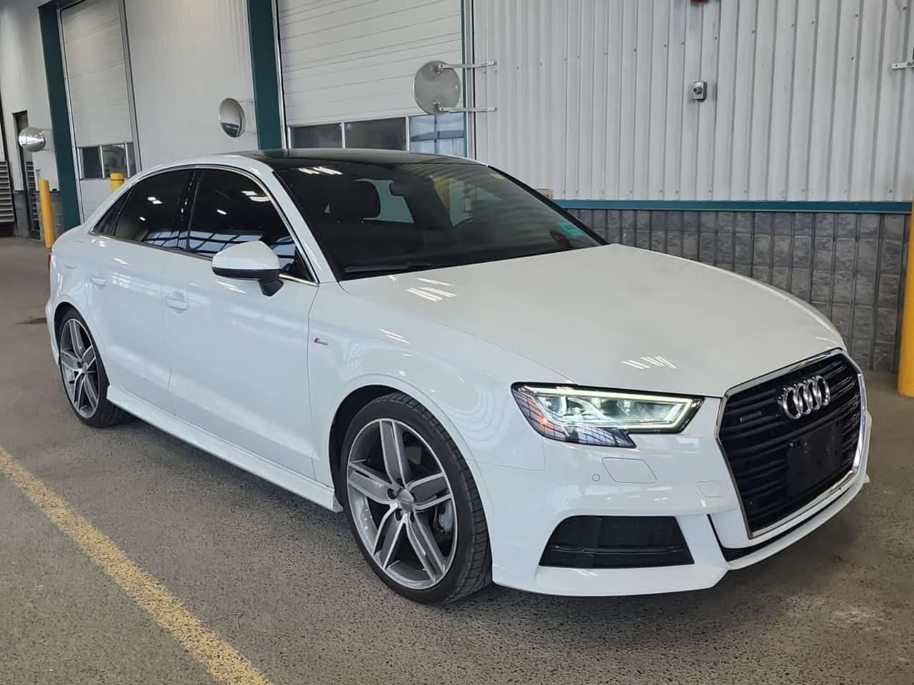 Audi A3 TECHNIK/CARFAX/+ ГУМИ И ДЖАНТИ/, снимка 2 - Автомобили и джипове - 55456730