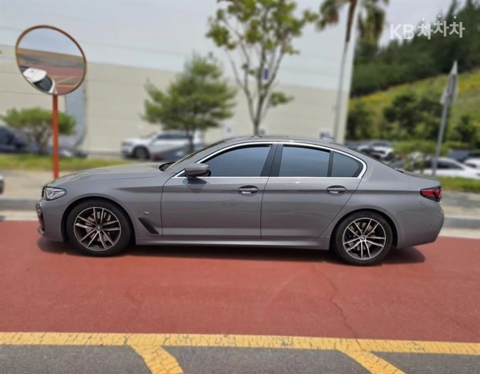 BMW 520 M SPORT+ 360CAM PANORAMA FULL , снимка 4 - Автомобили и джипове - 55661194