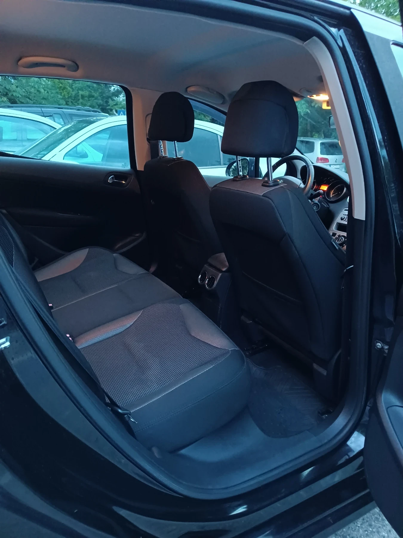 Peugeot 308 Peugeot 308 Бензин-ГАЗ, снимка 11 - Автомобили и джипове - 56328277