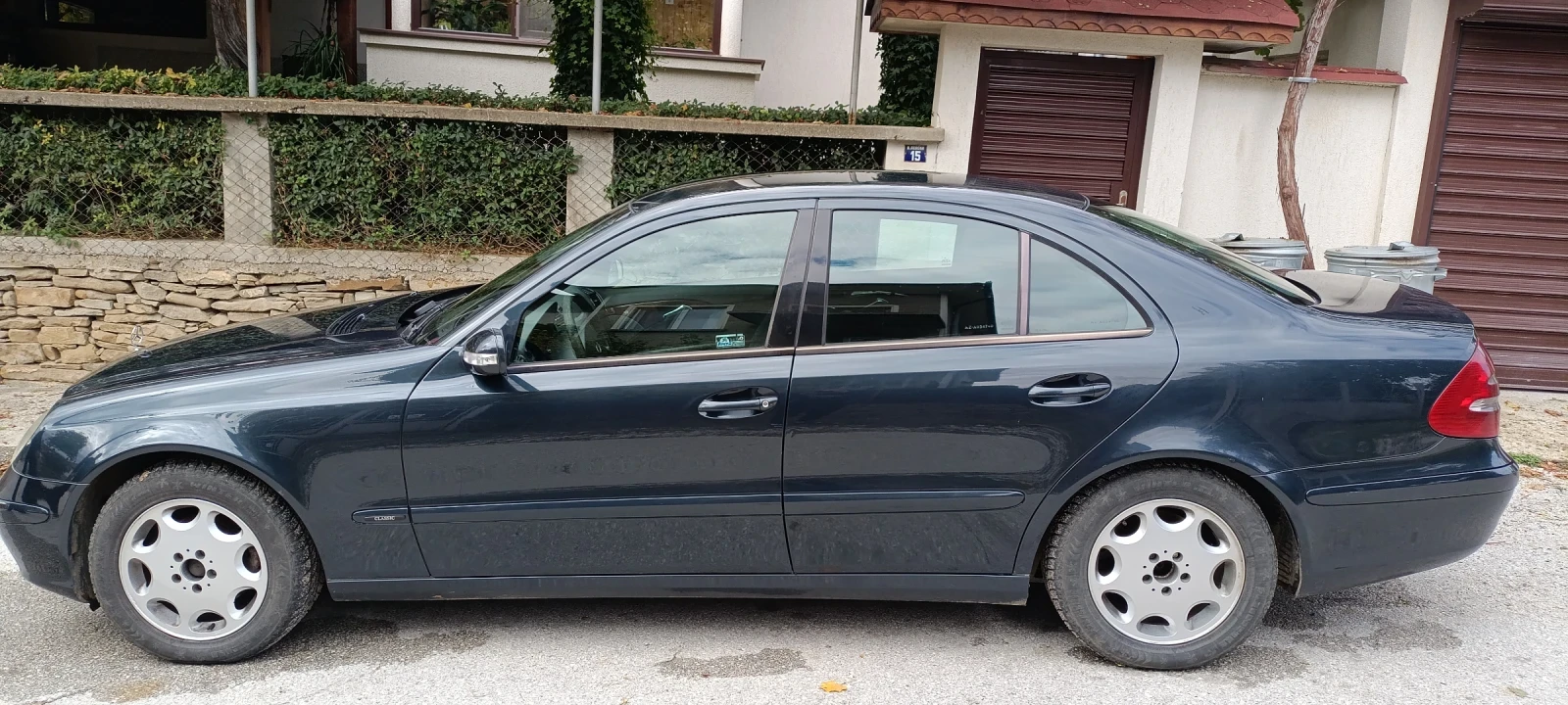 Mercedes-Benz E 220, снимка 9 - Автомобили и джипове - 56545140