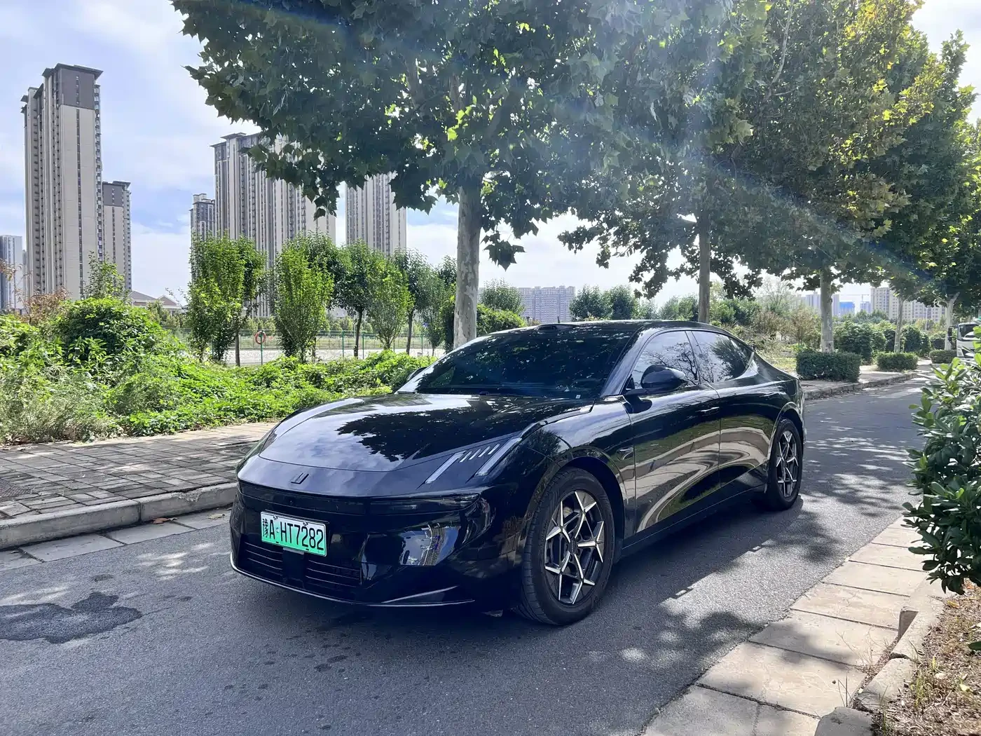 LynkCo 10 0 EM-P 2025 Facelift 240 AWD Ultra