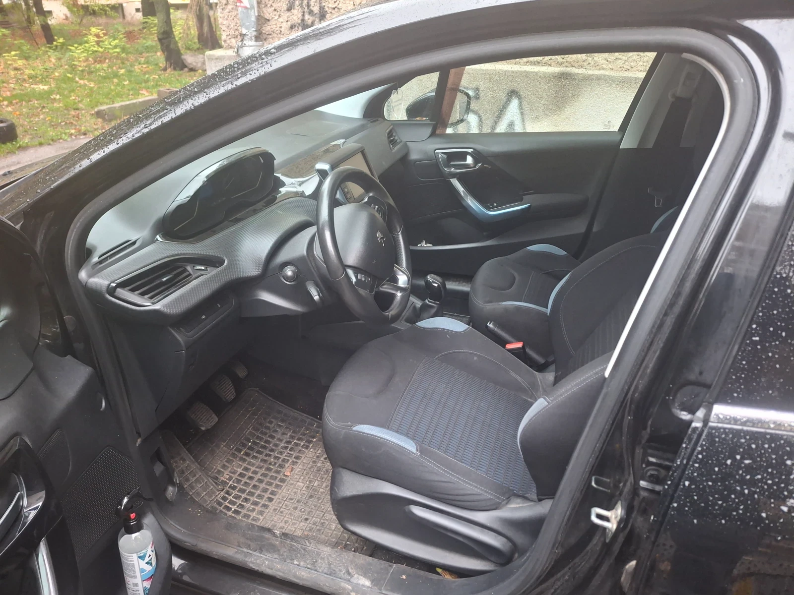 Peugeot 208, снимка 5 - Автомобили и джипове - 56737169