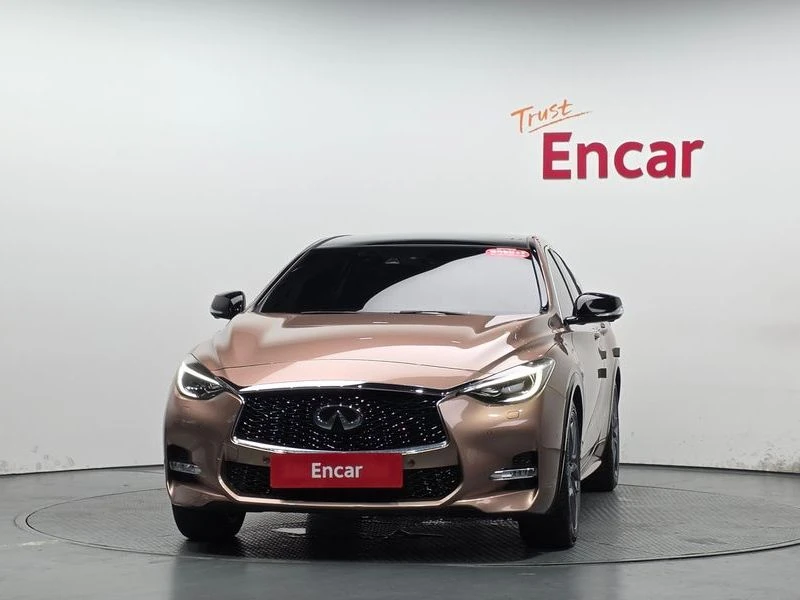 Infiniti Q30 2.0 270920 Automatic