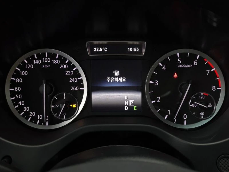 Infiniti Q30 2.0 270920 Automatic, снимка 5 - Автомобили и джипове - 55597626