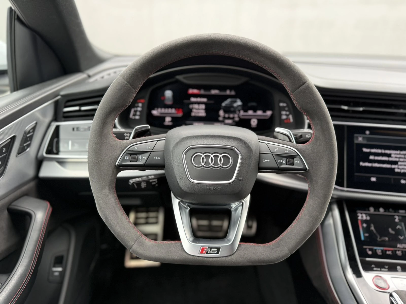 Audi RSQ8   | Mobile.bg   12