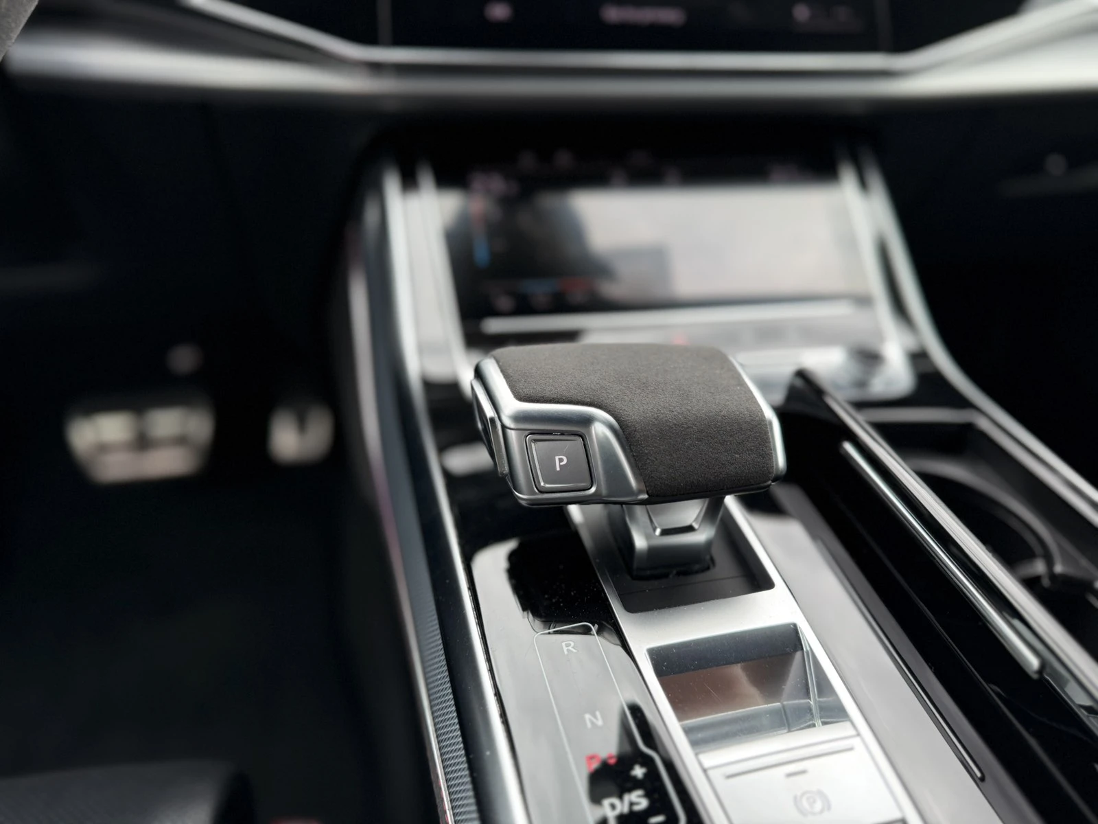 Audi RSQ8   | Mobile.bg   15