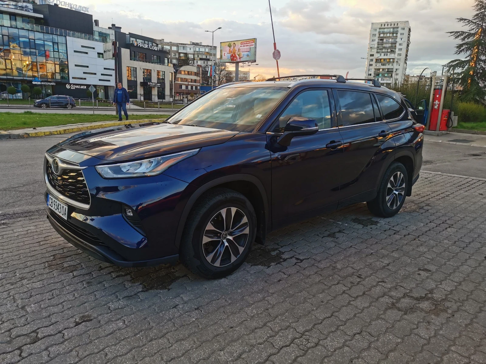 Toyota Highlander XLE, снимка 9 - Автомобили и джипове - 53120302