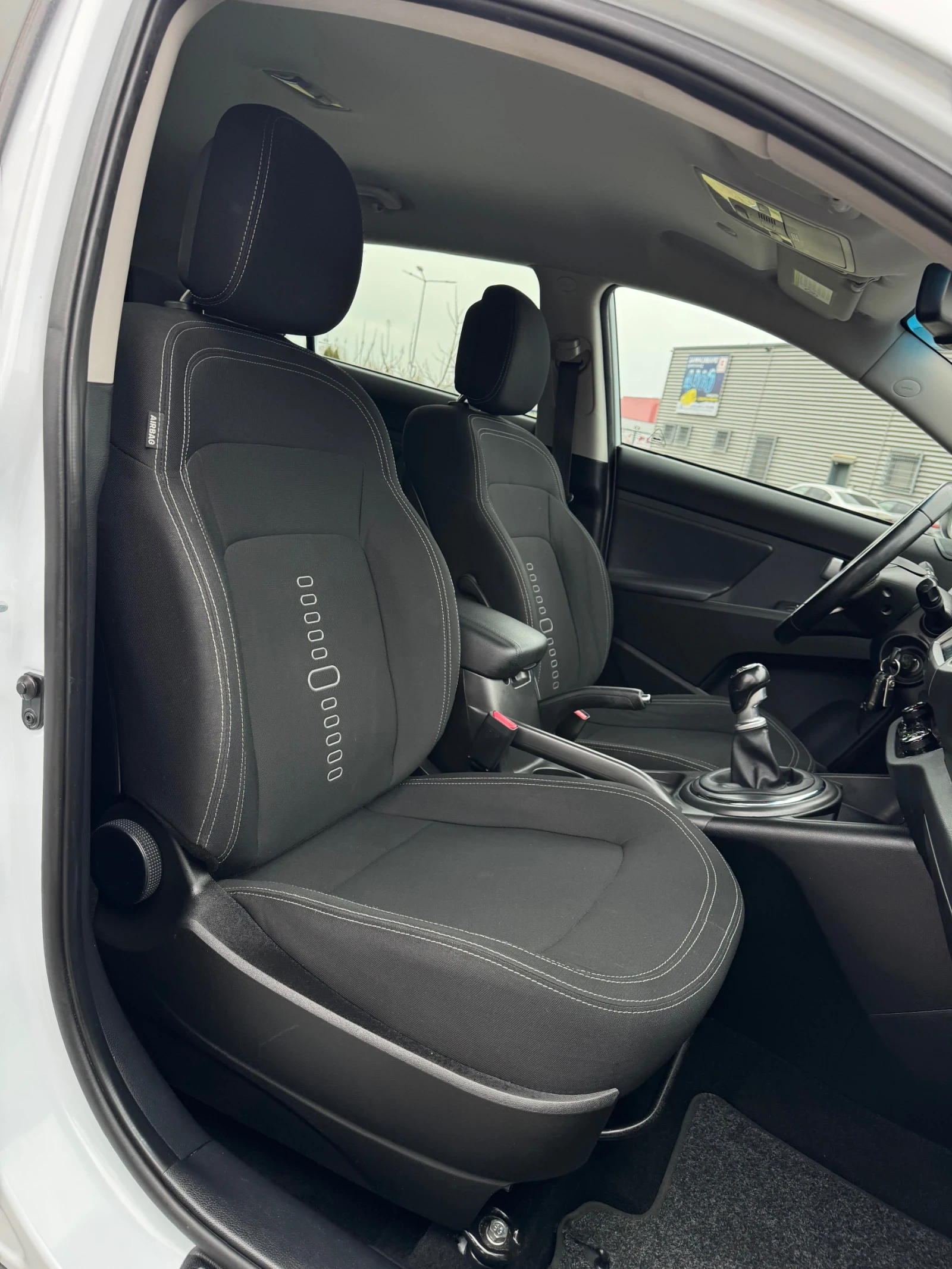 Kia Sportage 2.0CRDI 4X4, снимка 8 - Автомобили и джипове - 53966635