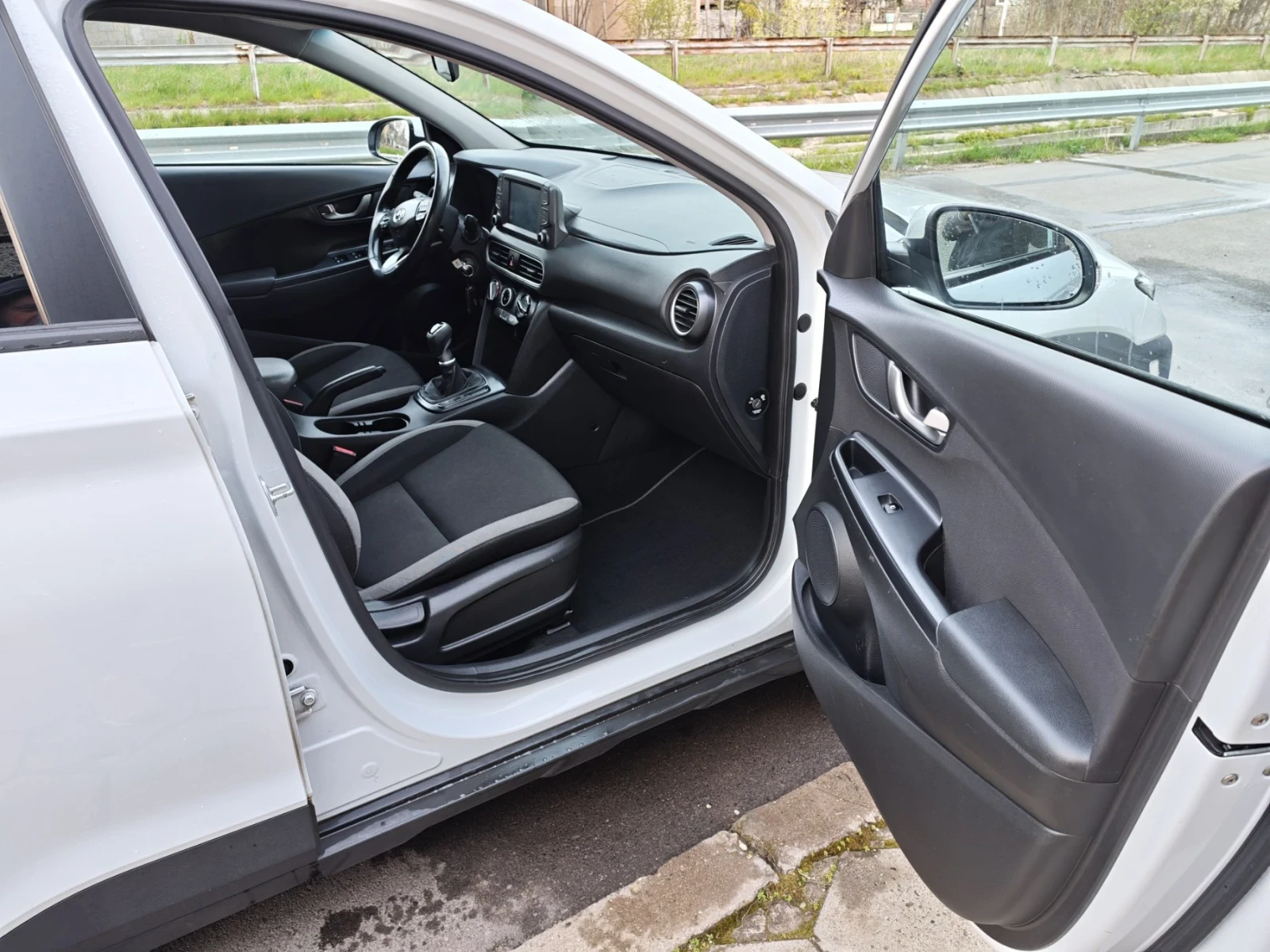 Hyundai Kona, снимка 5 - Автомобили и джипове - 54168119