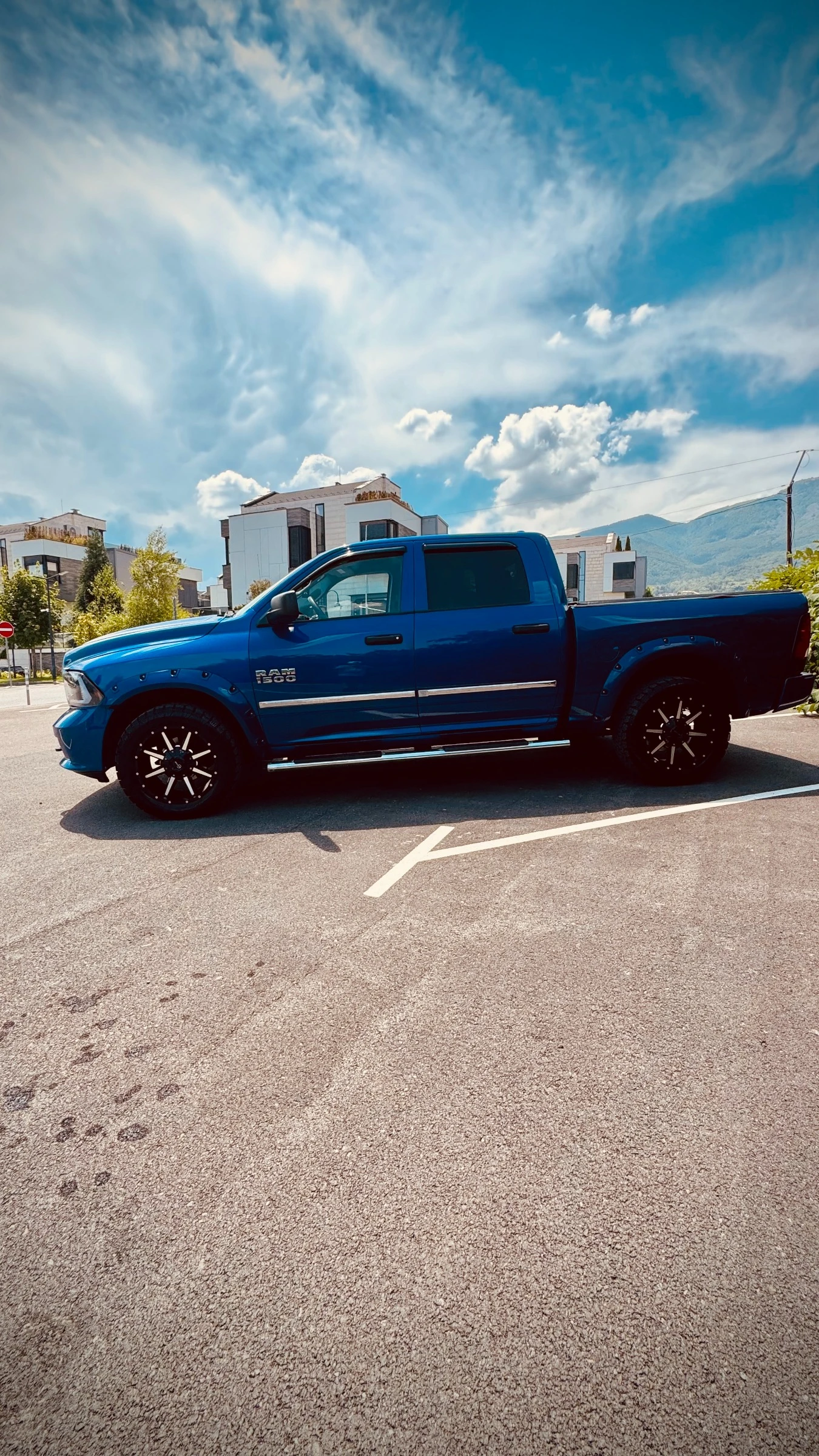 Dodge RAM 1500 Crew Cab, снимка 2 - Автомобили и джипове - 55162222