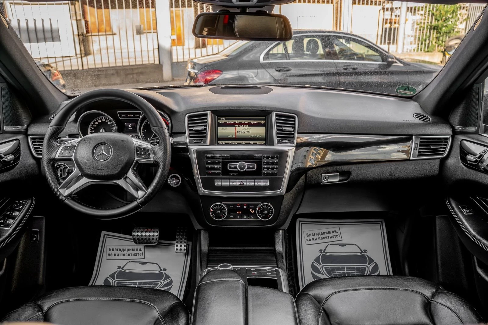Mercedes-Benz ML 350 BlueTEC-AMG-HARMAN/KARDON-AMBIENT-ПОДГРЕВ-КАМЕРА, снимка 12 - Автомобили и джипове - 55215382