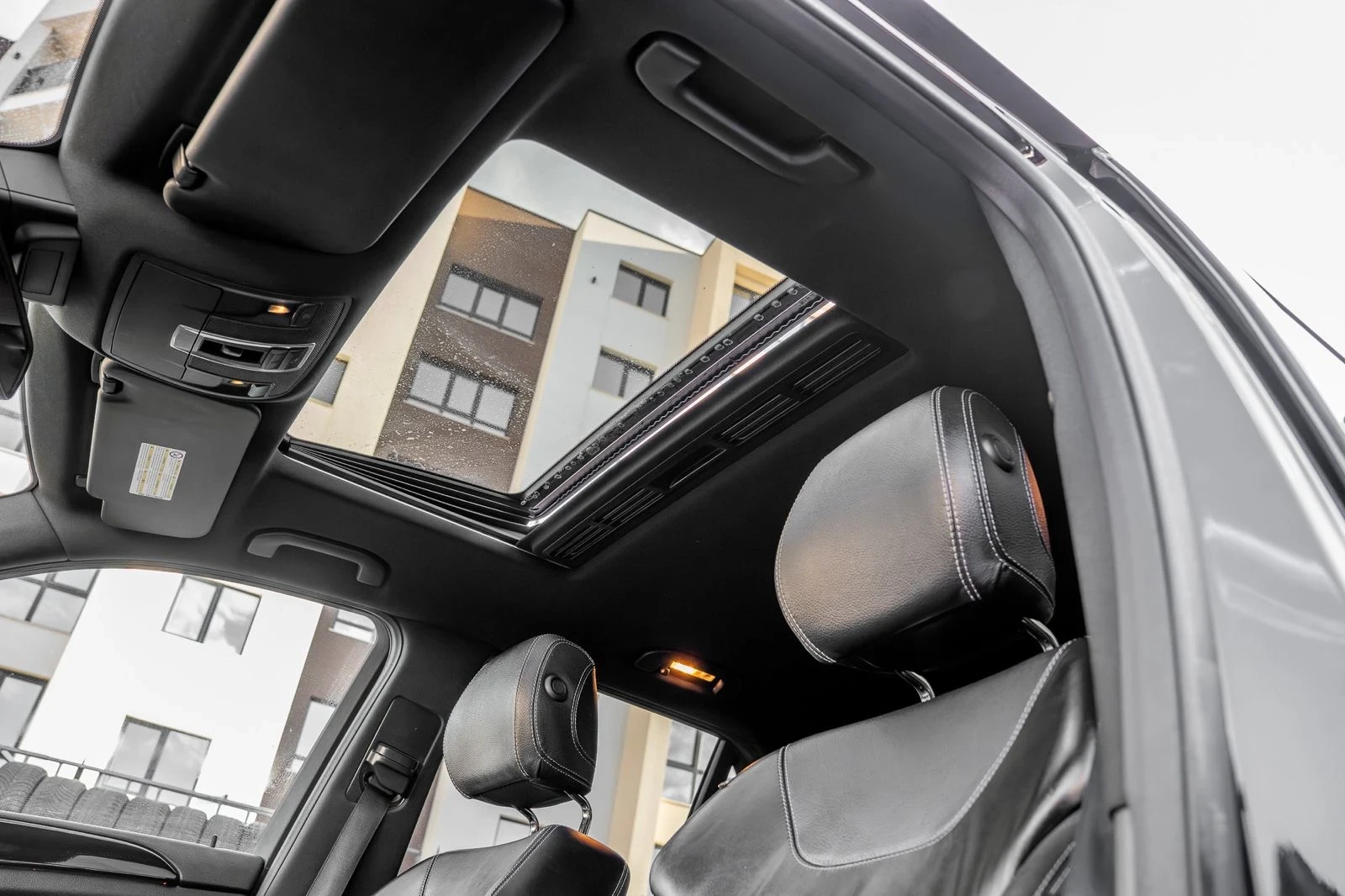 Mercedes-Benz ML 350 BlueTEC-AMG-HARMAN/KARDON-AMBIENT-ПОДГРЕВ-КАМЕРА, снимка 8 - Автомобили и джипове - 55215382