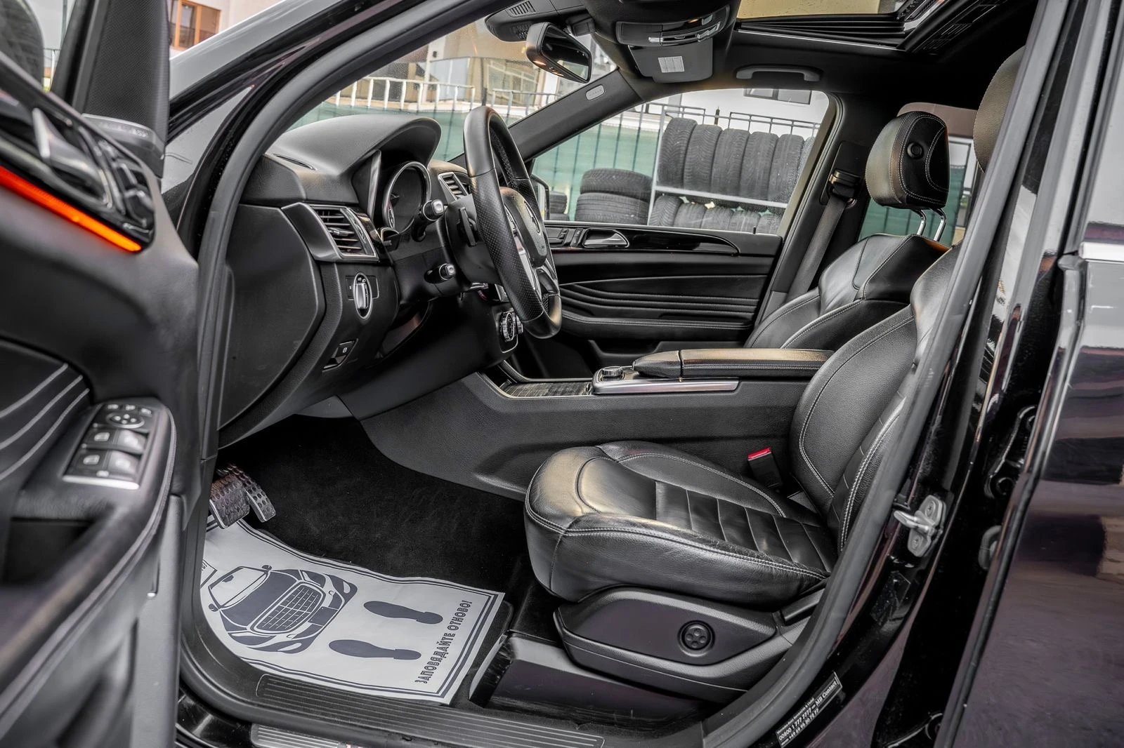 Mercedes-Benz ML 350 BlueTEC-AMG-HARMAN/KARDON-AMBIENT-ПОДГРЕВ-КАМЕРА, снимка 13 - Автомобили и джипове - 55215382