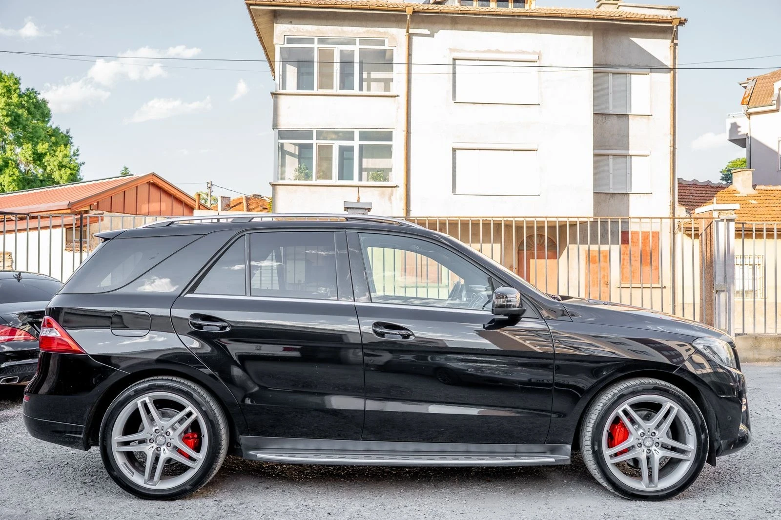 Mercedes-Benz ML 350 BlueTEC-AMG-HARMAN/KARDON-AMBIENT-ПОДГРЕВ-КАМЕРА, снимка 7 - Автомобили и джипове - 55215382
