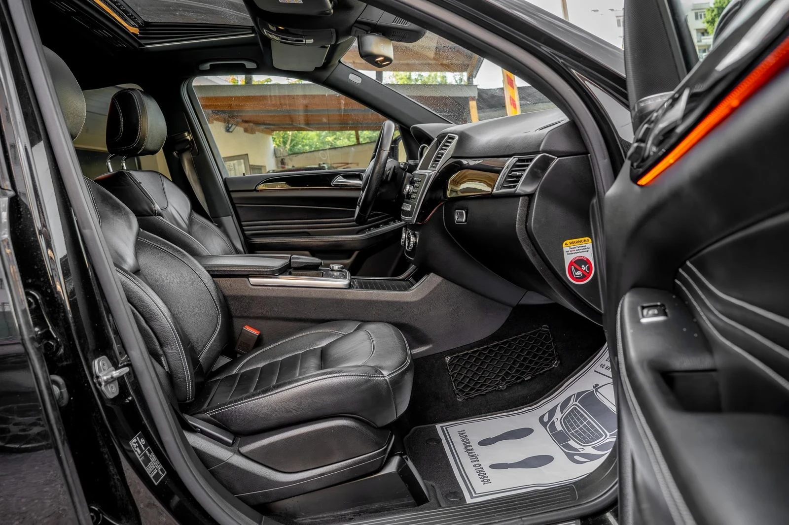 Mercedes-Benz ML 350 BlueTEC-AMG-HARMAN/KARDON-AMBIENT-ПОДГРЕВ-КАМЕРА, снимка 14 - Автомобили и джипове - 55215382