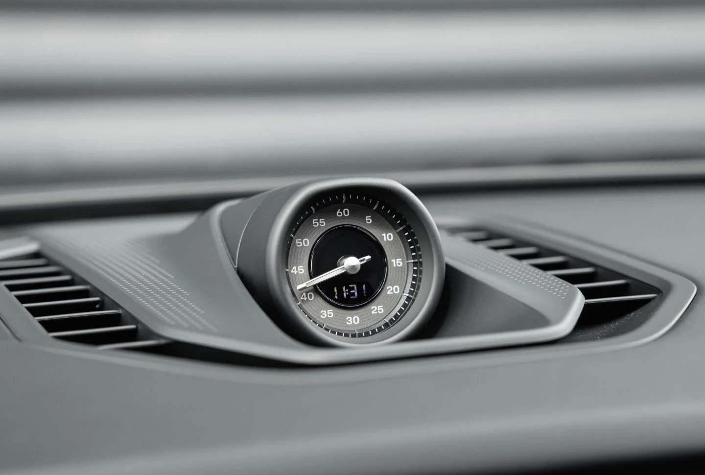 Porsche Cayenne TURBO ELECTRIC * NEW 2026* BOSE PANORAMA CHRONO, снимка 12 - Автомобили и джипове - 55269967