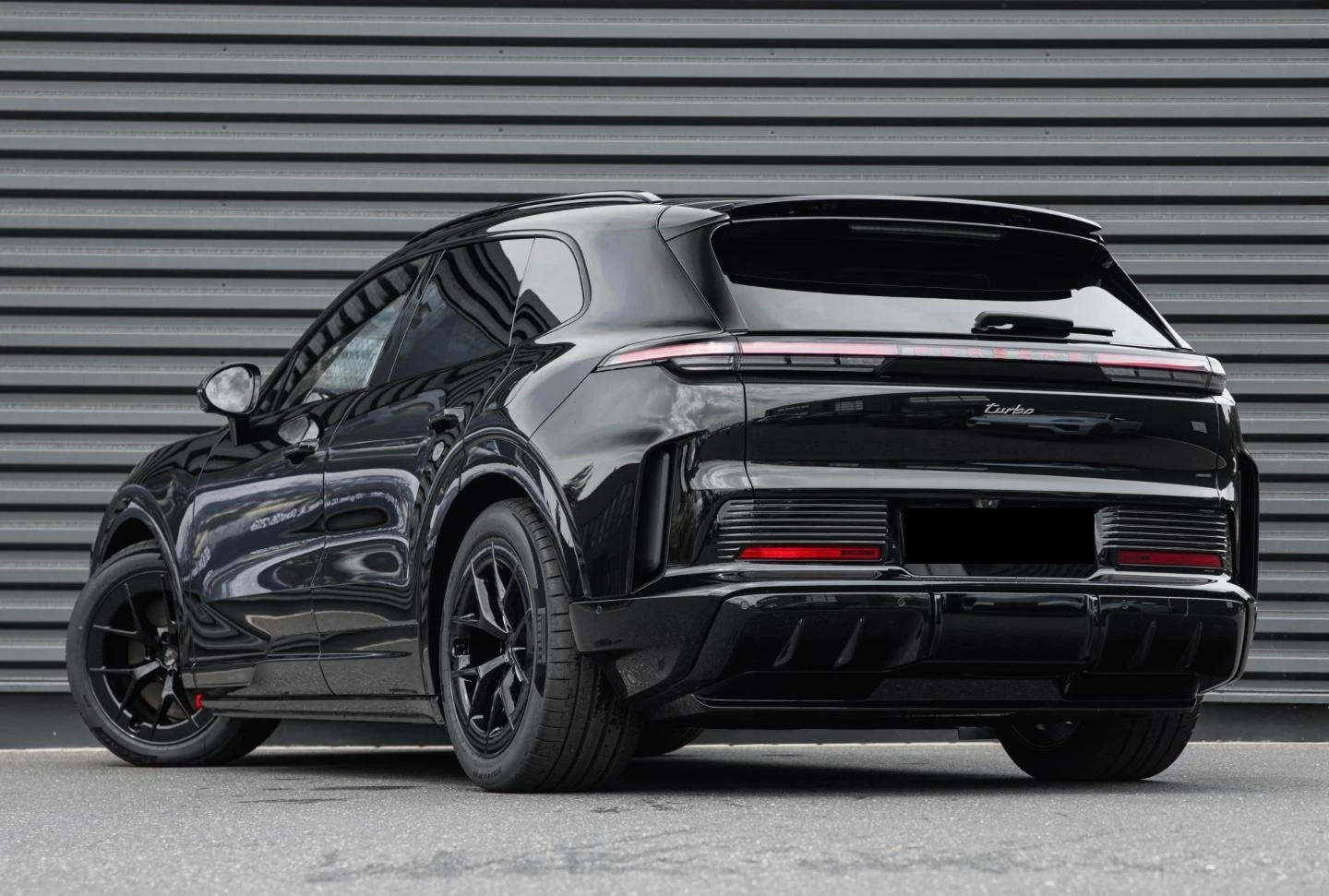 Porsche Cayenne TURBO ELECTRIC * NEW 2026* BOSE PANORAMA CHRONO, снимка 2 - Автомобили и джипове - 55269967