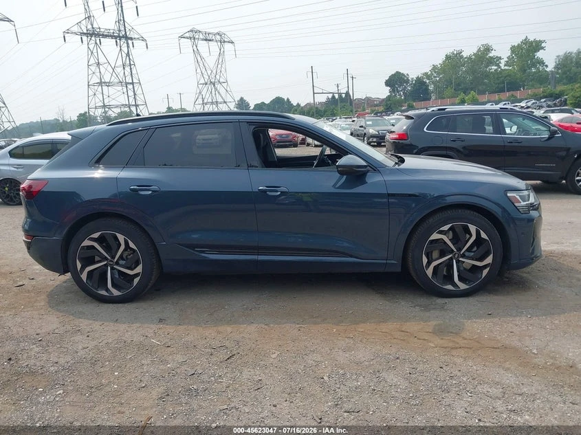 Audi Q8 E-Tron Premium Plus Quattro, снимка 13 - Автомобили и джипове - 55534860