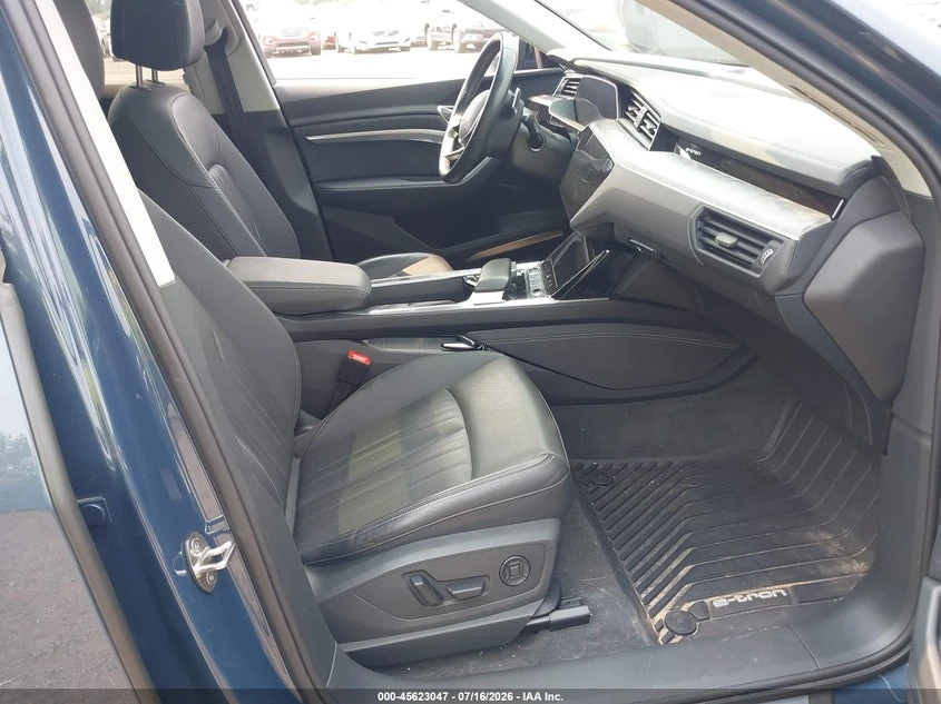 Audi Q8 E-Tron Premium Plus Quattro, снимка 5 - Автомобили и джипове - 55534860
