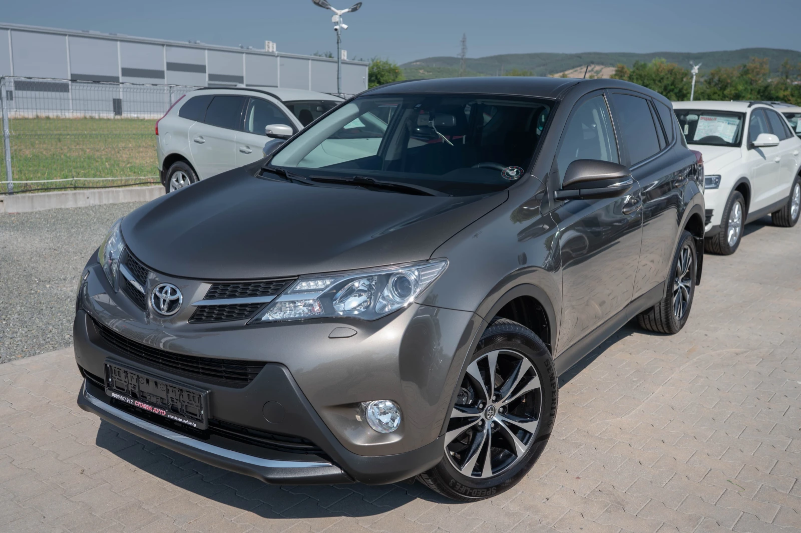 Toyota Rav4 2.2* 150кс* LED* 2014г* 4х4, снимка 2 - Автомобили и джипове - 55574857