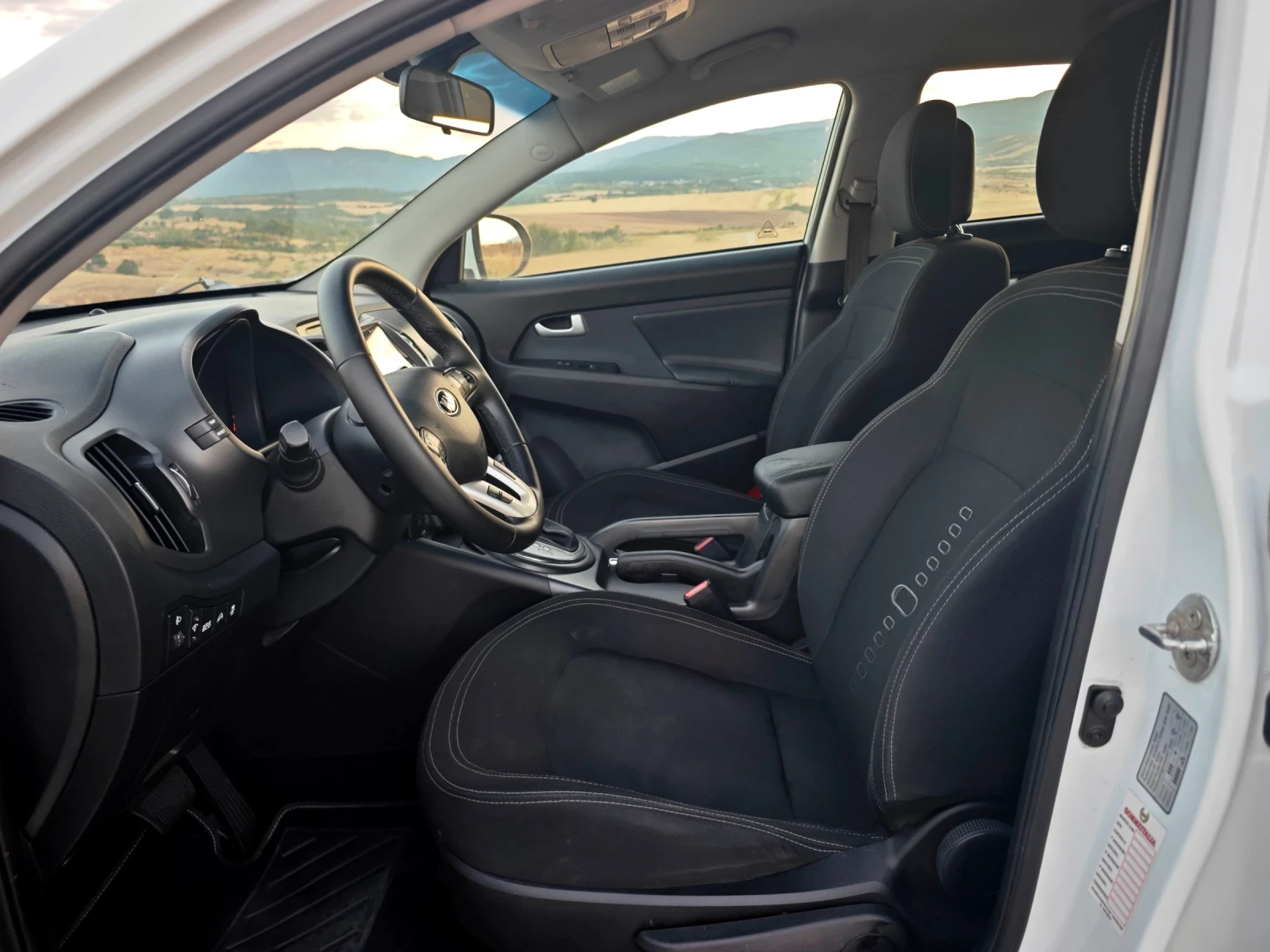 Kia Sportage * 4х4* Avtomat* Navi* , снимка 8 - Автомобили и джипове - 56299867