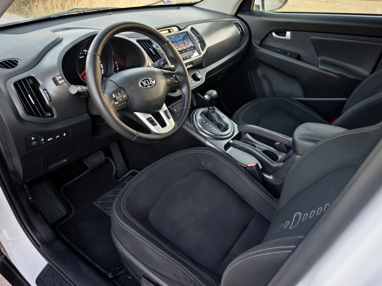 Kia Sportage * 4х4* Avtomat* Navi* , снимка 9 - Автомобили и джипове - 56299867