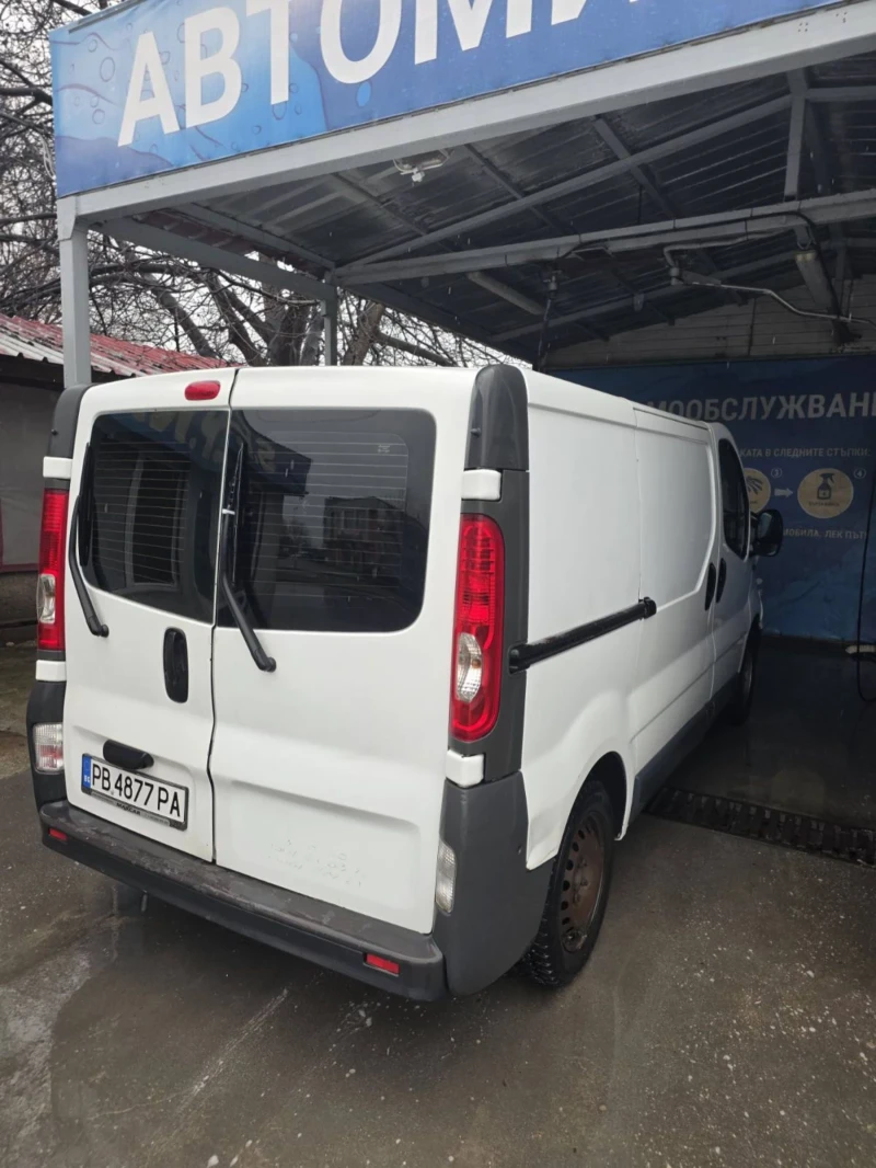 Opel Vivaro, снимка 4 - Бусове и автобуси - 53533860