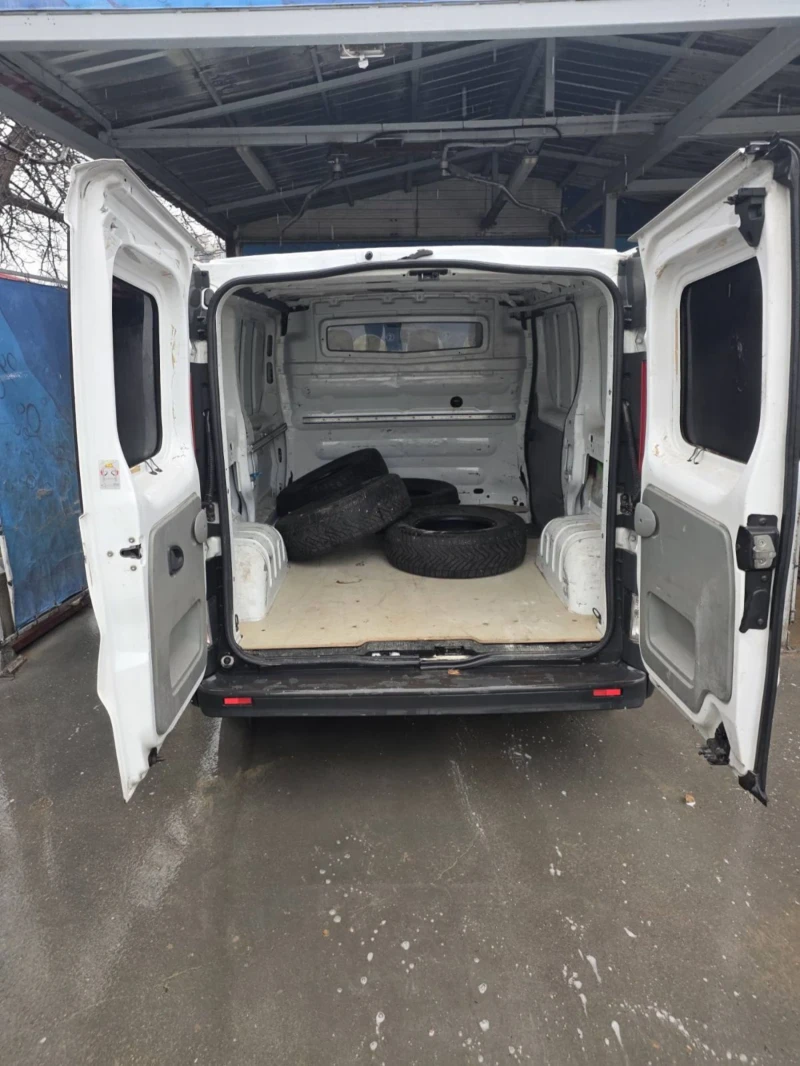 Opel Vivaro, снимка 5 - Бусове и автобуси - 53533860